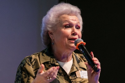 Елена Маньенан