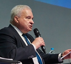 Андрей Денисов