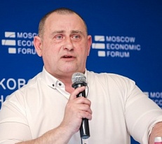 Максим Калашников