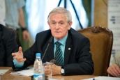 Михаил Абрамов