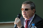 Олег Смолин