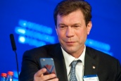 Олег Царев